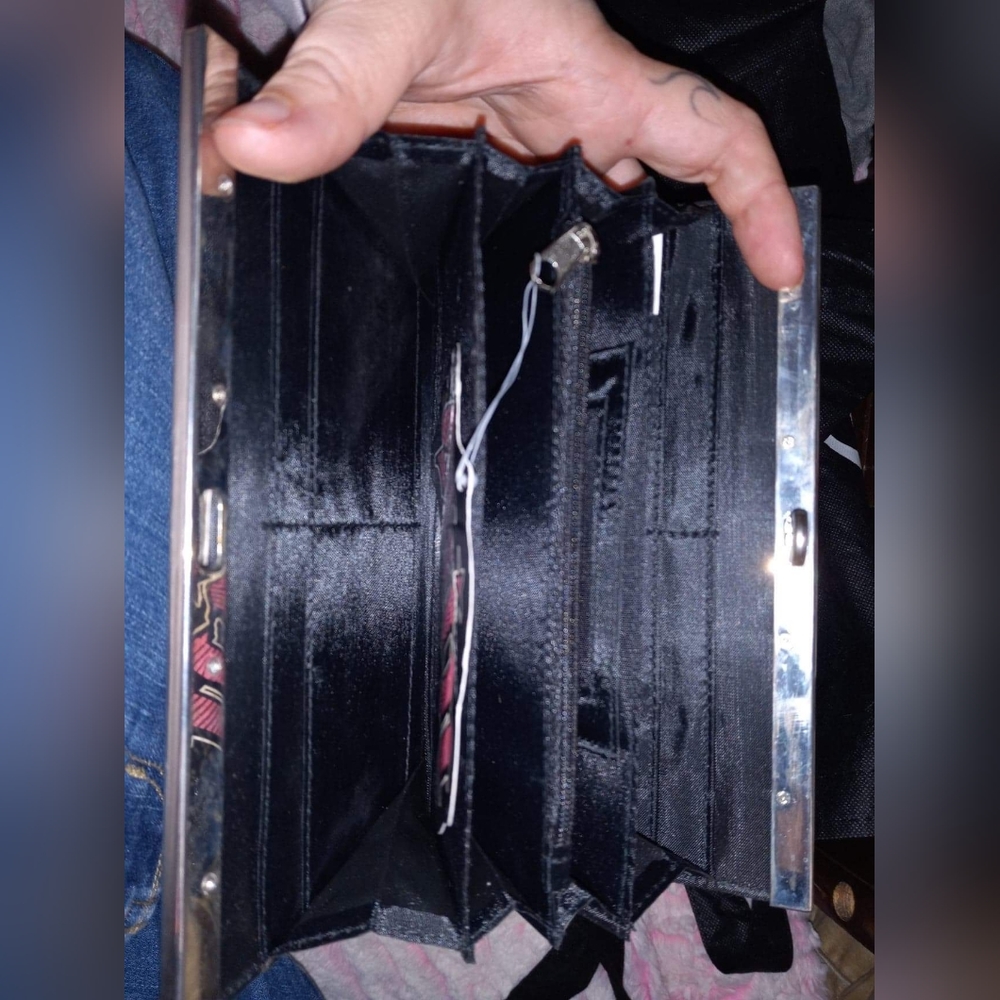 Skin Wallet - Picture 4 of 4